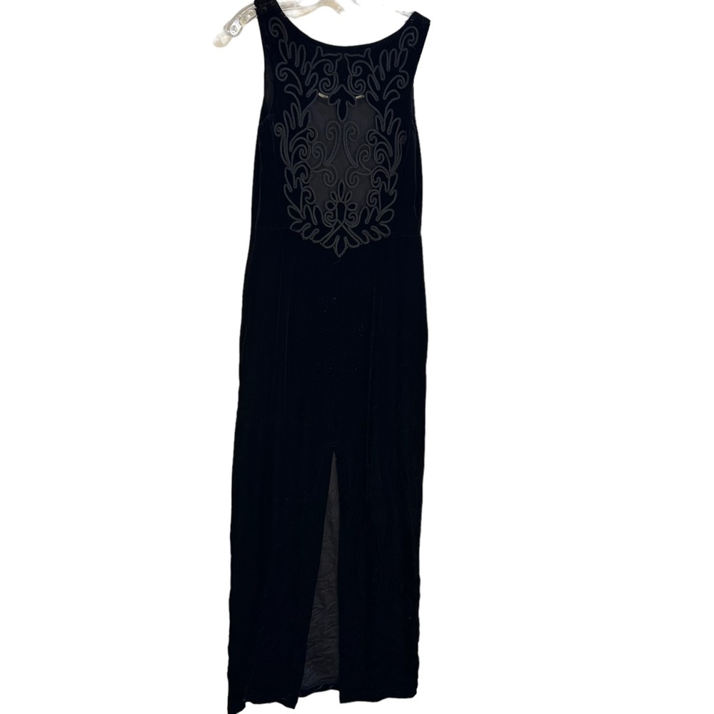 Scott McClintock long black formal dress stretch velour applique embroidery back
